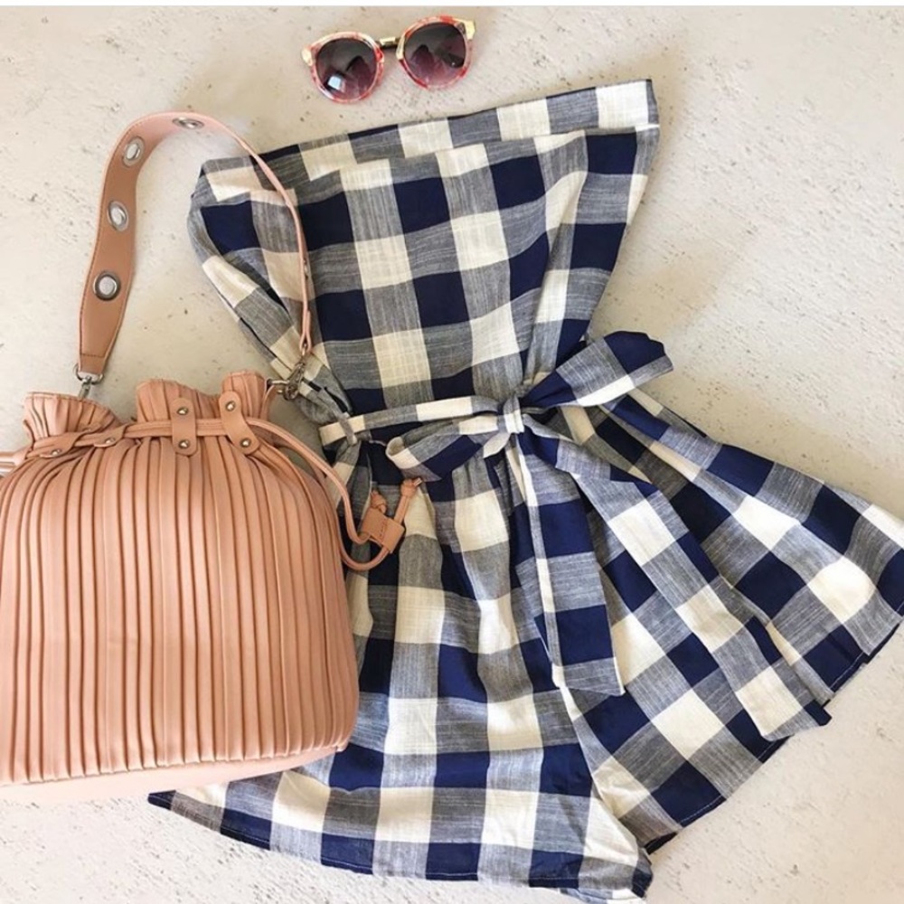 ☀️NWT Saturday Date Gingham Romper- Small